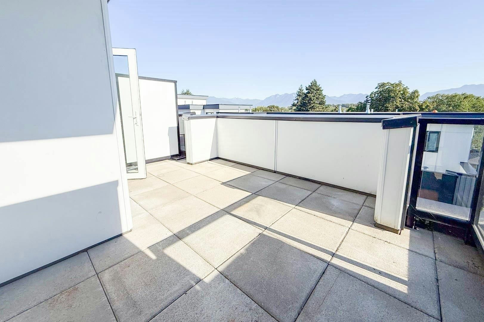 G34-2050 E 20 Avenue, Vancouver, BC, V5N 2L2 - 32
