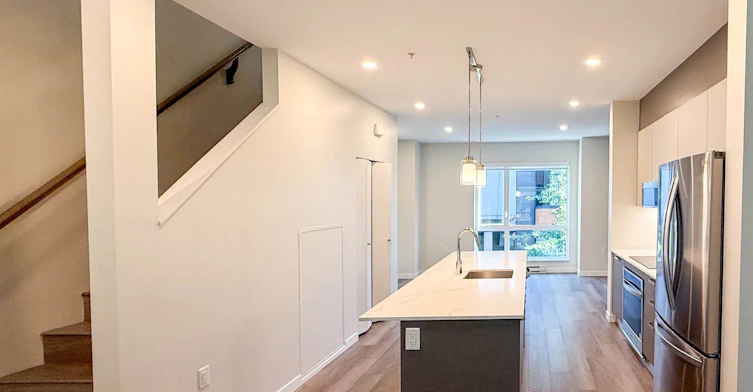 G34-2050 E 20 Avenue, Vancouver, BC, V5N 2L2 - 8