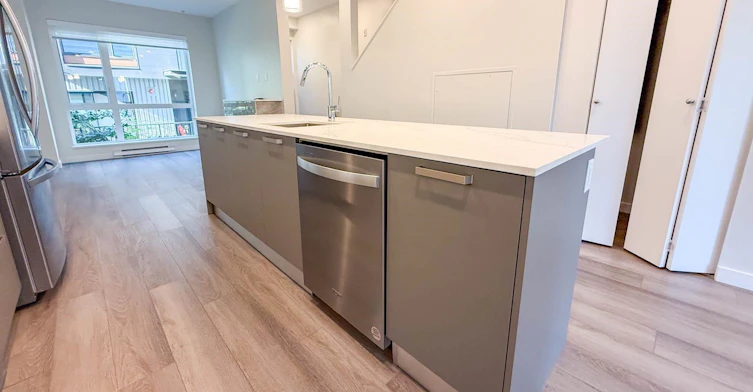 G34-2050 E 20 Avenue, Vancouver, BC, V5N 2L2 - 13