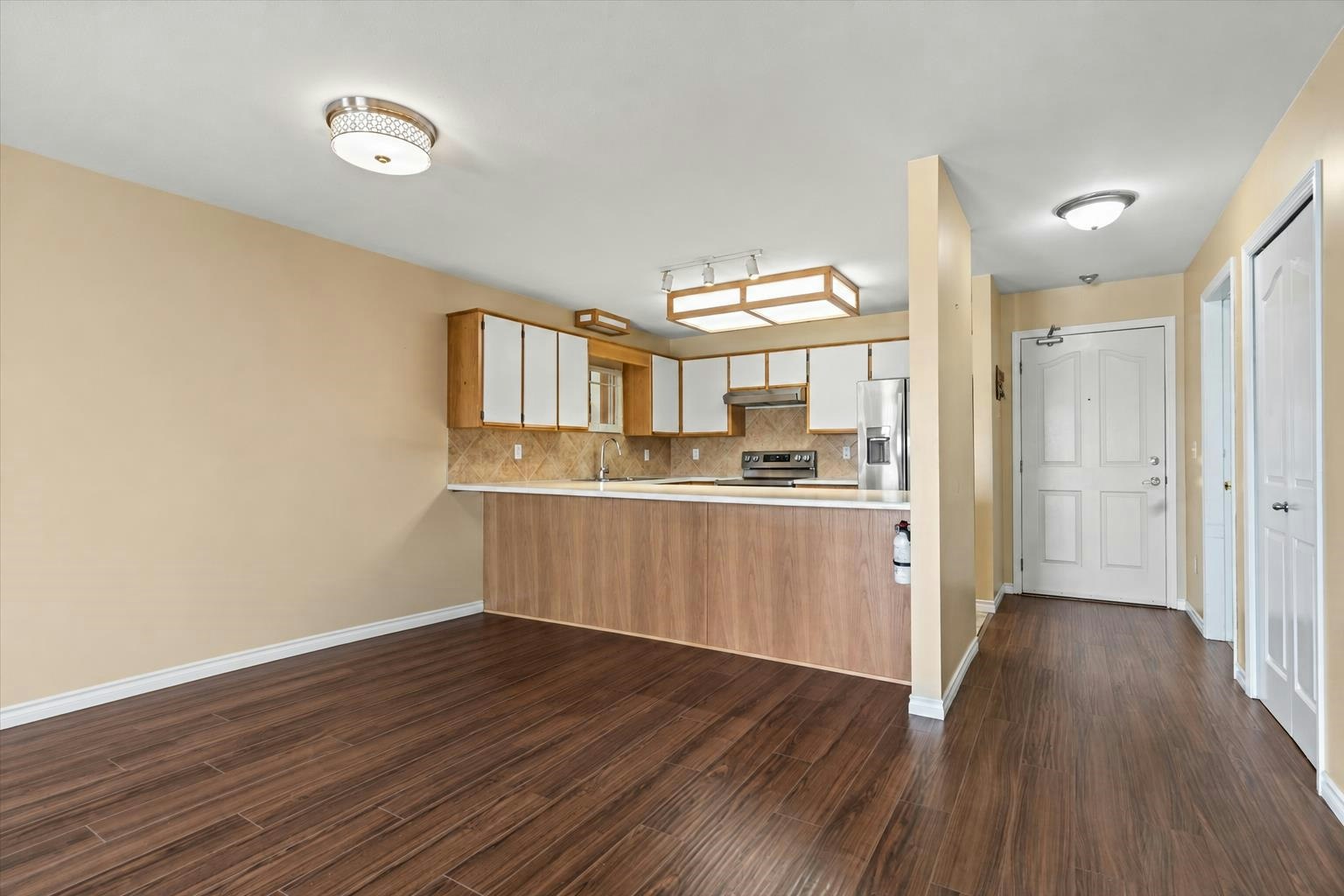 203-45660 Knight Road - 5