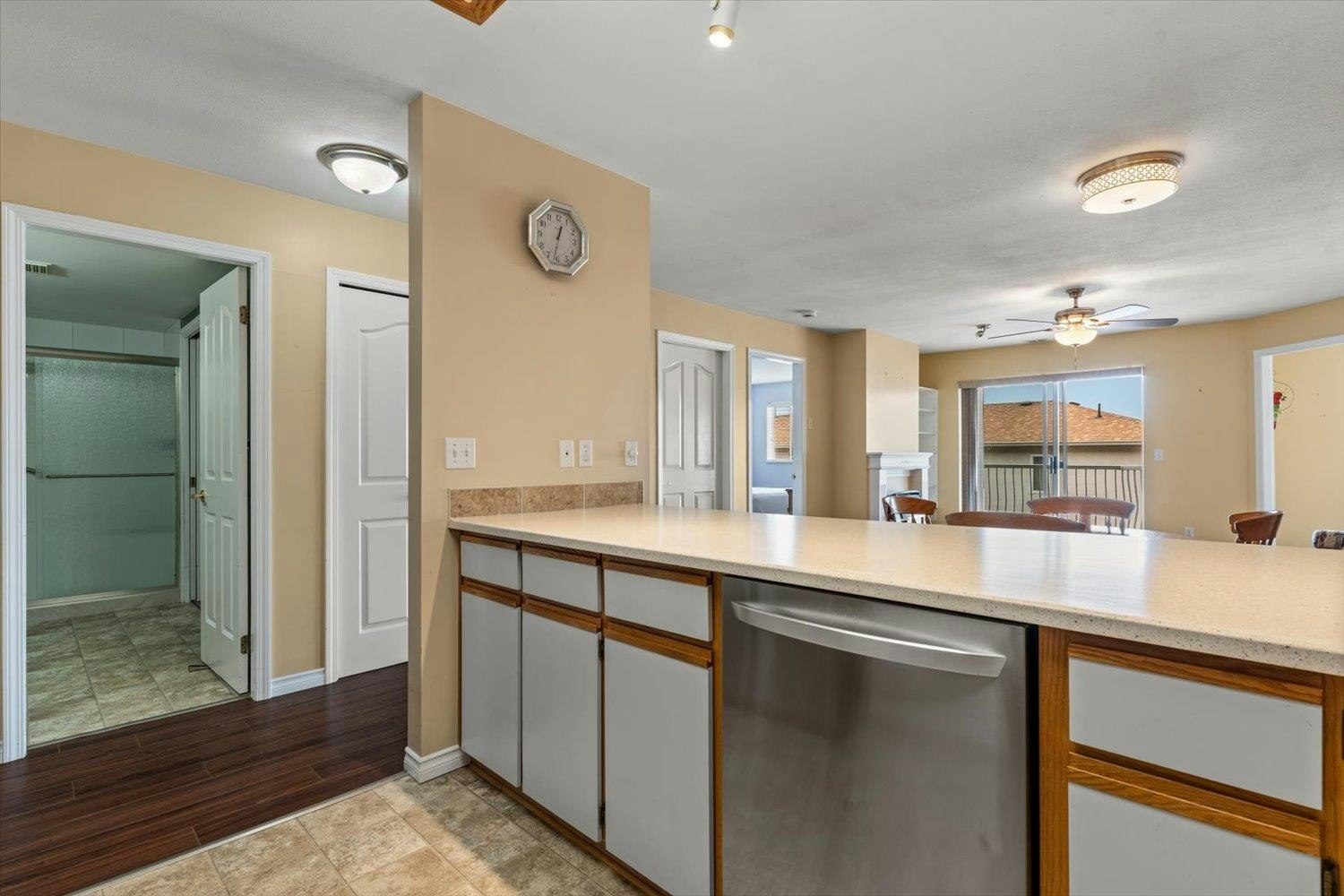 203-45660 Knight Road, Chilliwack, BC, V2R 2X4 - 8