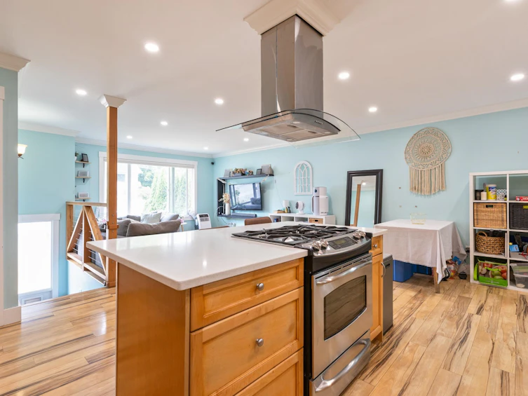 5813 180 Street, Surrey, BC, V3S 4L2 - 4