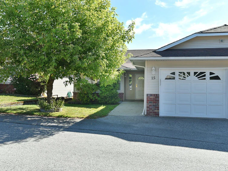 15-820 Kiwanis Way, Gibsons, BC, V0N 1V9