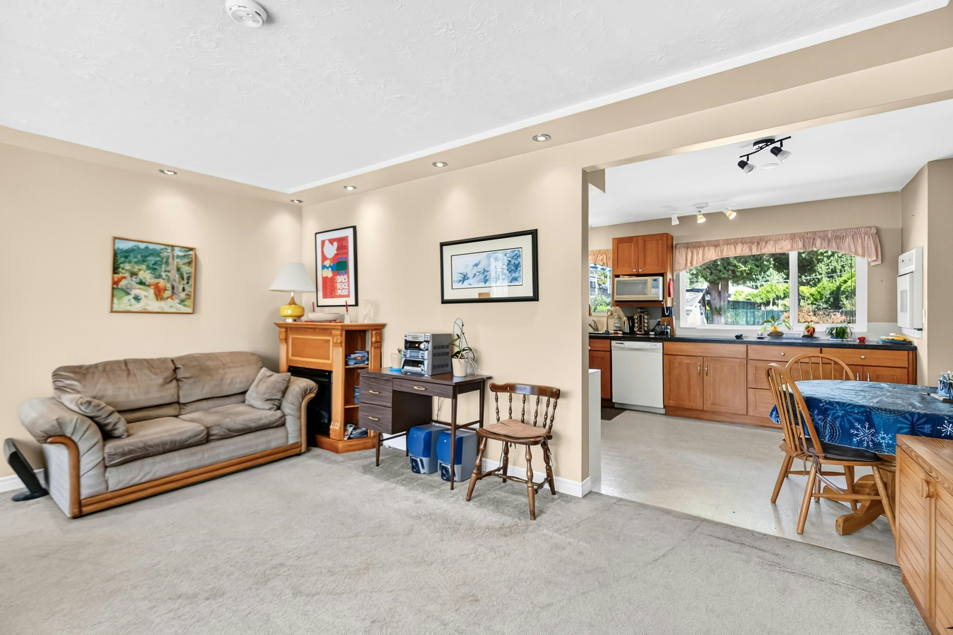 21437 122 Avenue, Maple Ridge, BC, V2X 3W7 - 9