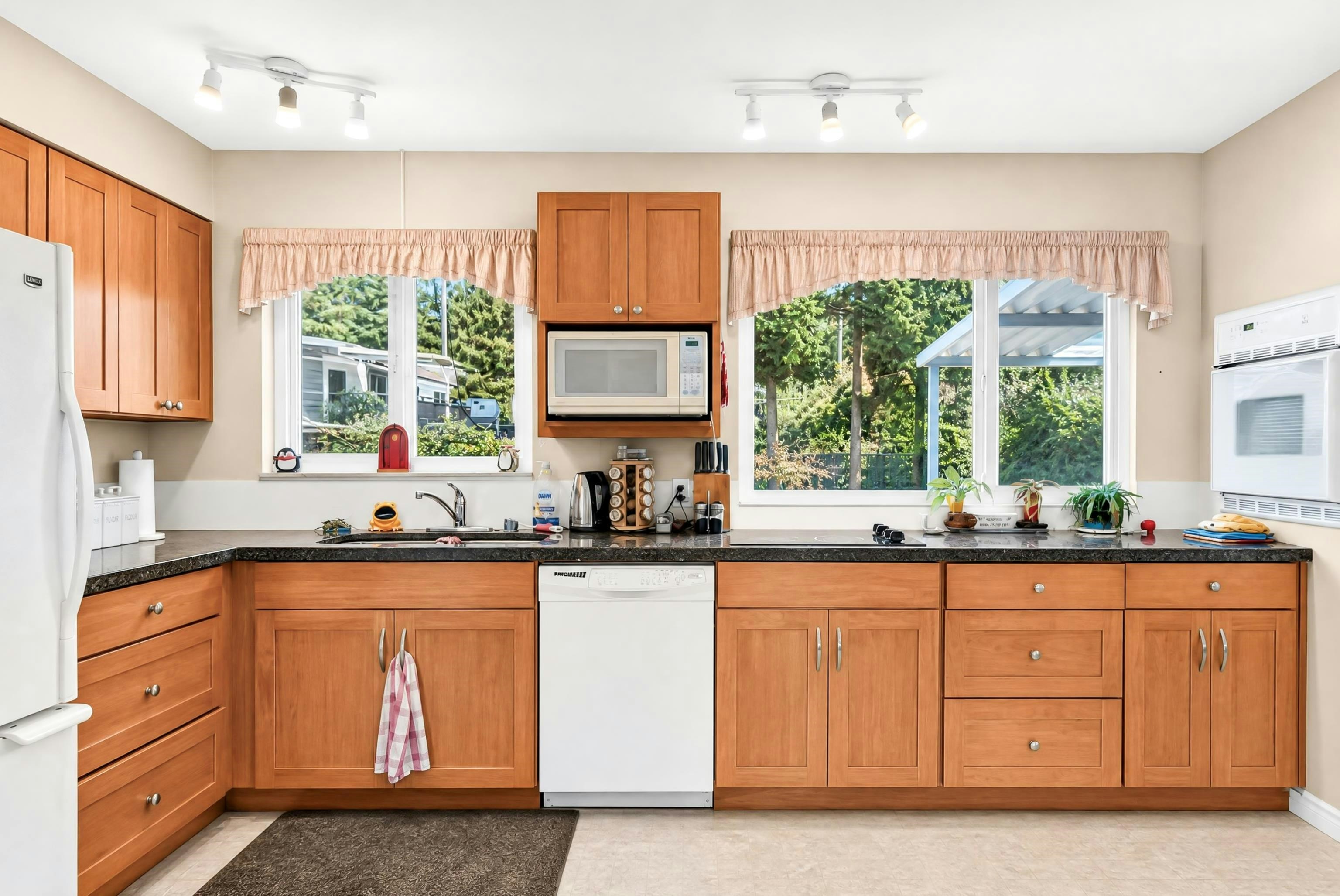 21437 122 Avenue, Maple Ridge, BC, V2X 3W7 - 12