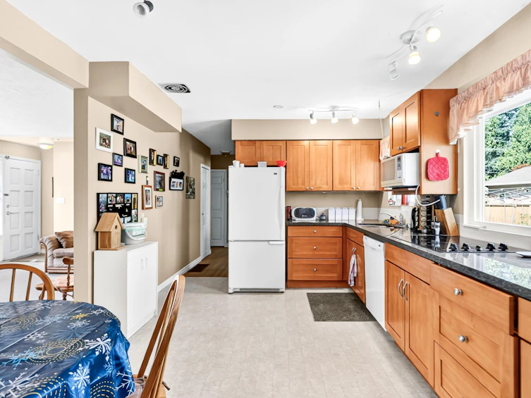 21437 122 Avenue, Maple Ridge, BC, V2X 3W7 - 10