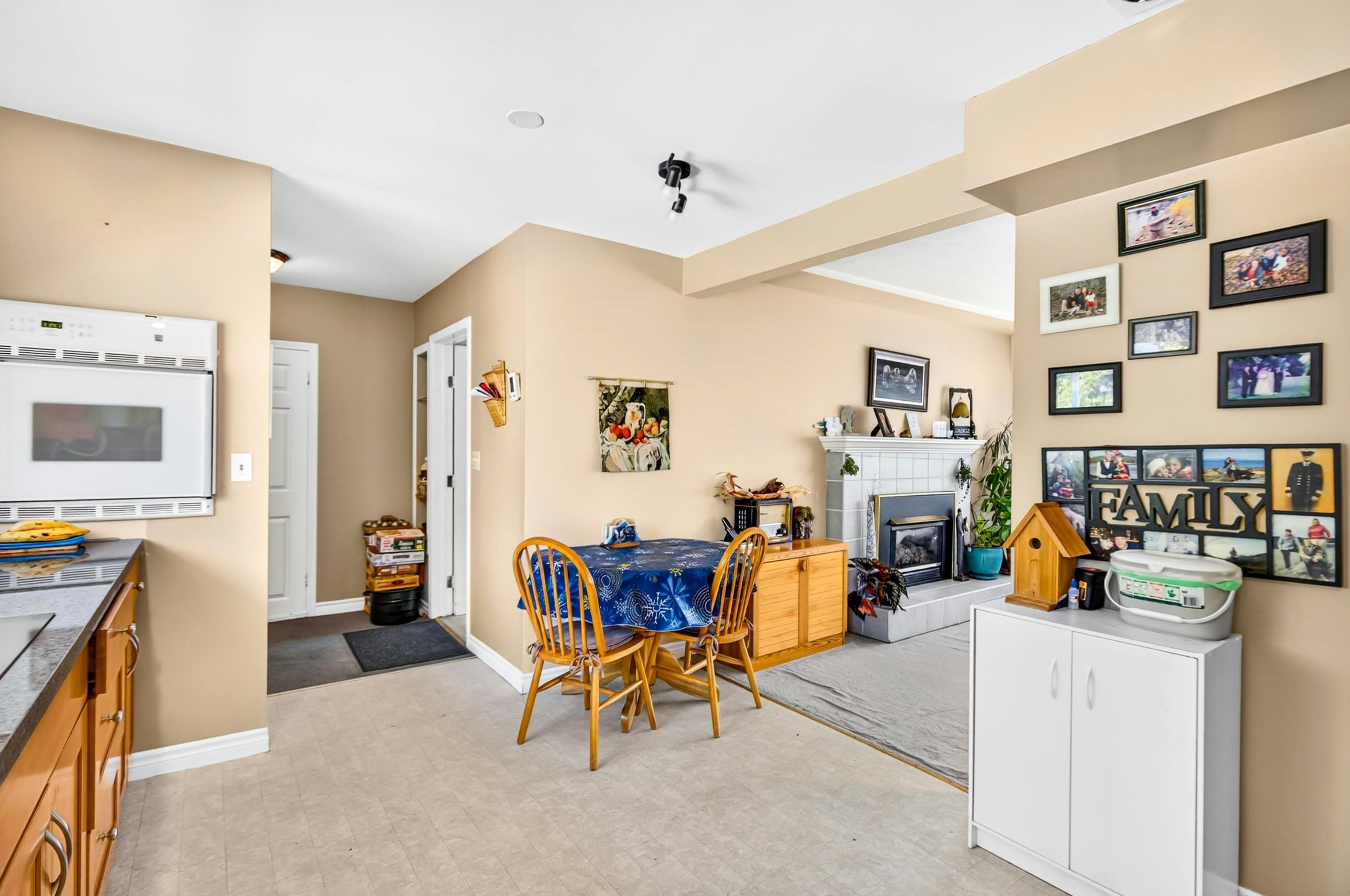 21437 122 Avenue, Maple Ridge, BC, V2X 3W7 - 14