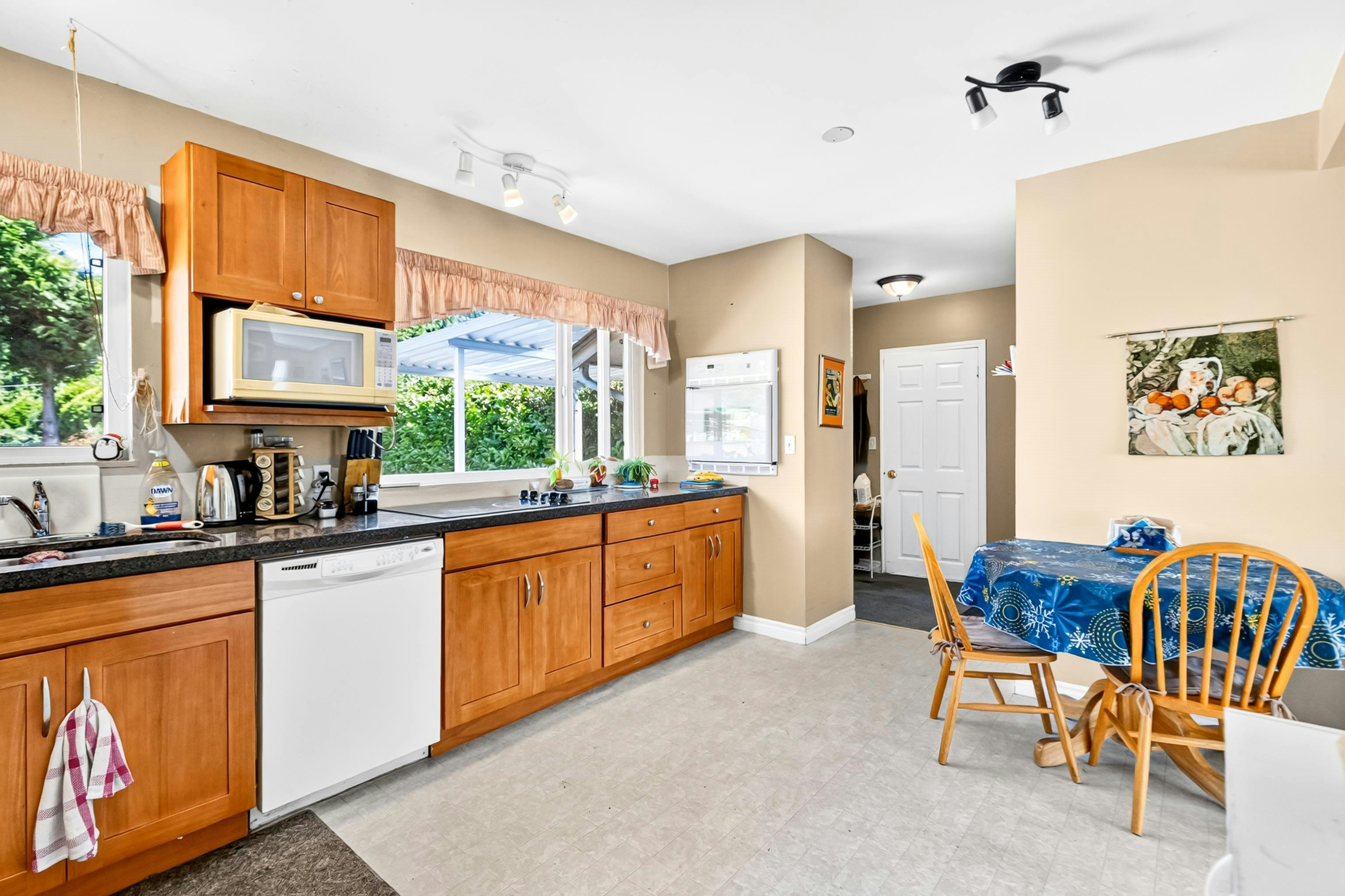 21437 122 Avenue, Maple Ridge, BC, V2X 3W7 - 13