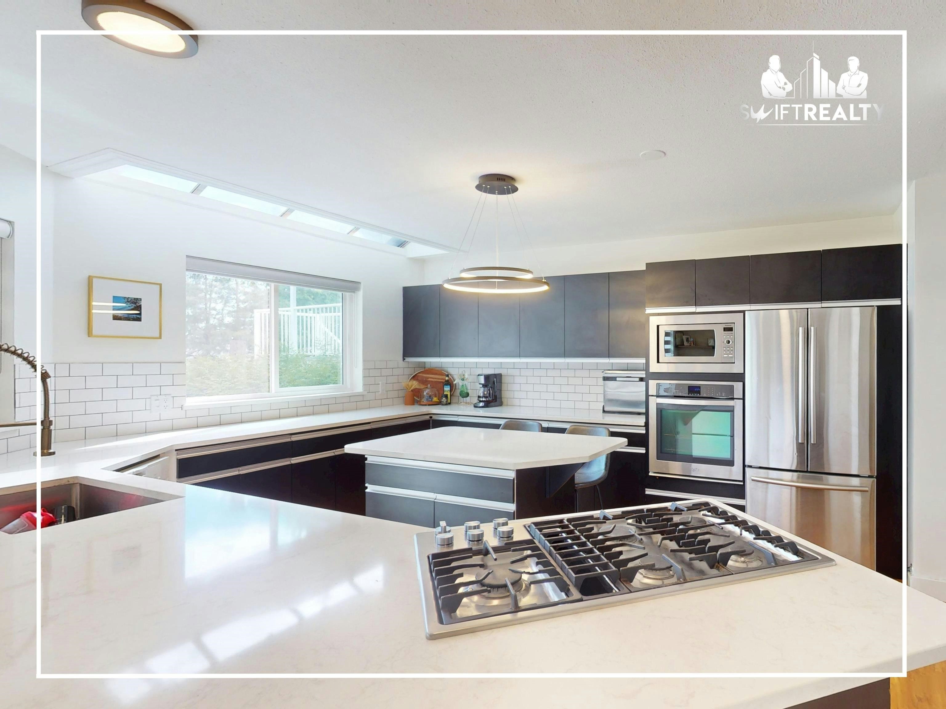 635 W Queens Road, North Vancouver, BC, V7N 2L2 - 9