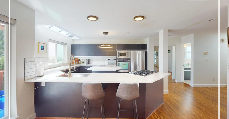 635 W Queens Road, North Vancouver, BC, V7N 2L2 - 8