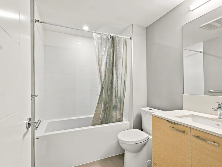 118-13963 105 Boulevard, Surrey, BC, V3T 0M9 - 5