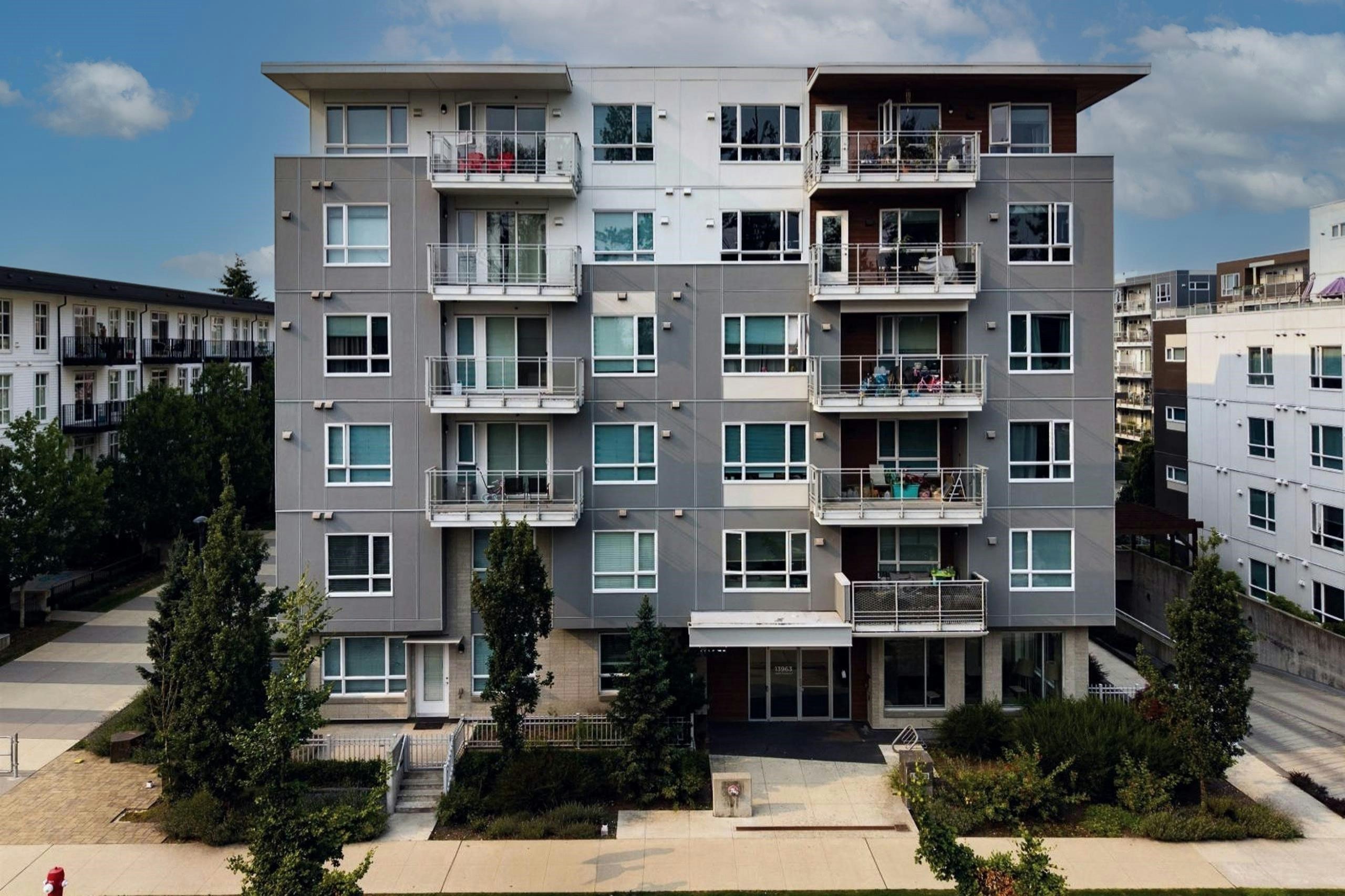 118-13963 105 Boulevard, Surrey, BC, V3T 0M9