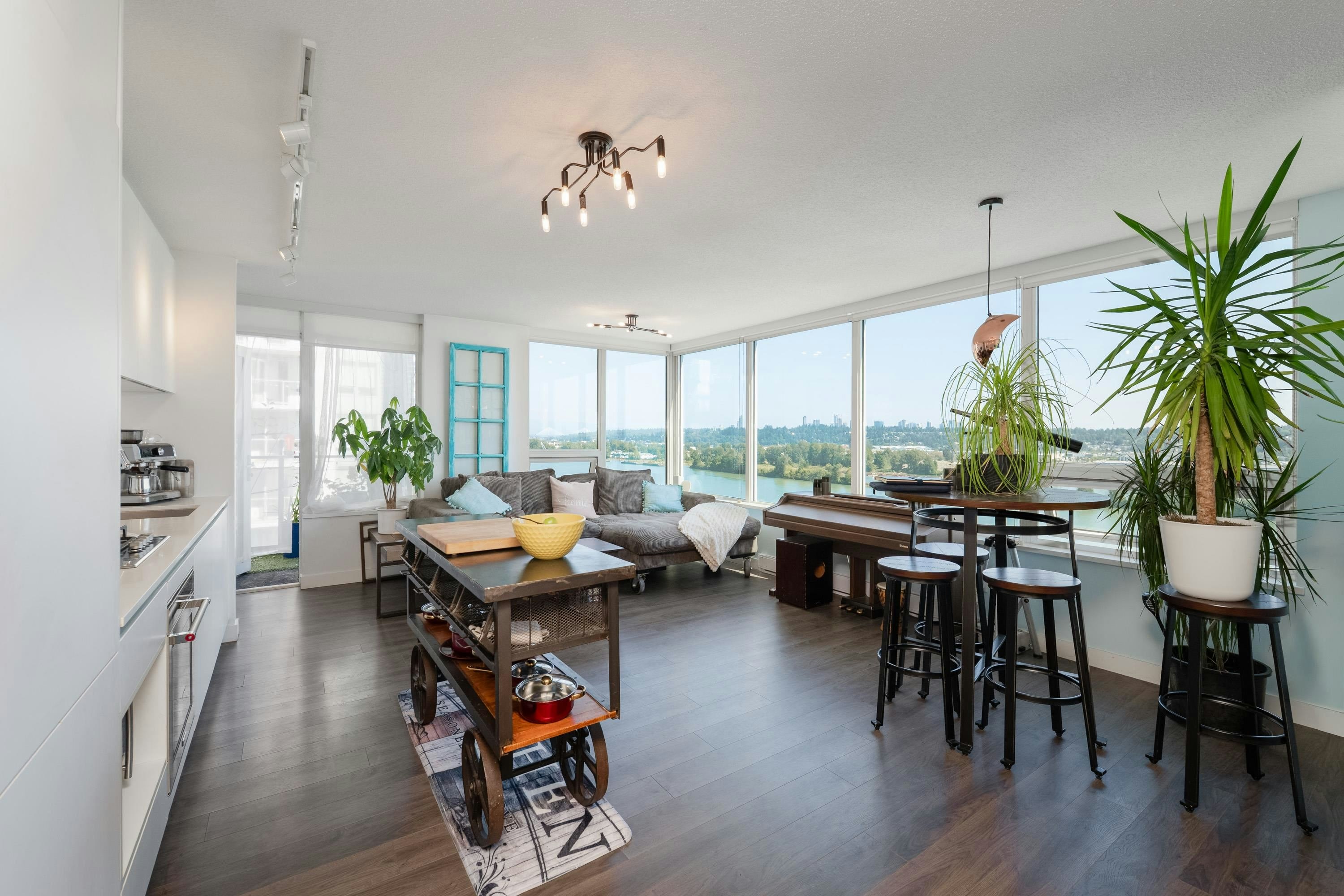 1709-988 Quayside Drive - 4