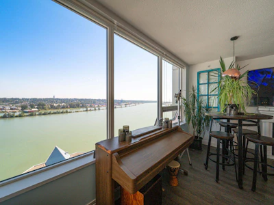 1709-988 Quayside Drive - 3