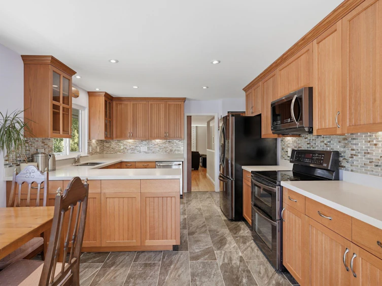 210 W Murphy Drive, Delta, BC, V4M 3N9 - 10