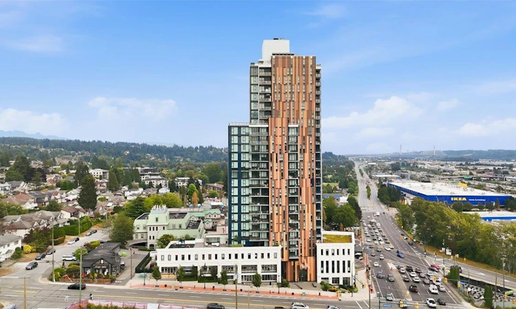1810-901 Lougheed Highway
