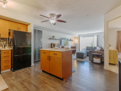 306-5465 203 Street - 2