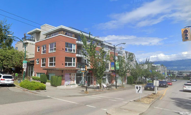 202-3611 W 18th Avenue