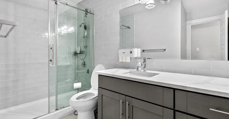 7330 Coronado Drive, Burnaby, BC, V5A 1R1 - 7