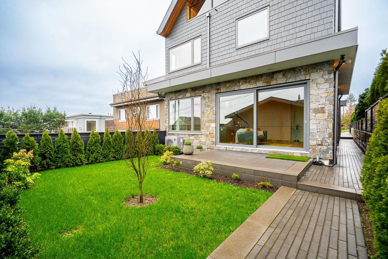 2-3674 Oxford Street, Vancouver, BC, V5K 1P3