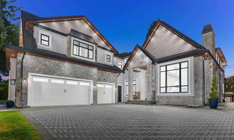 19031 60b Avenue