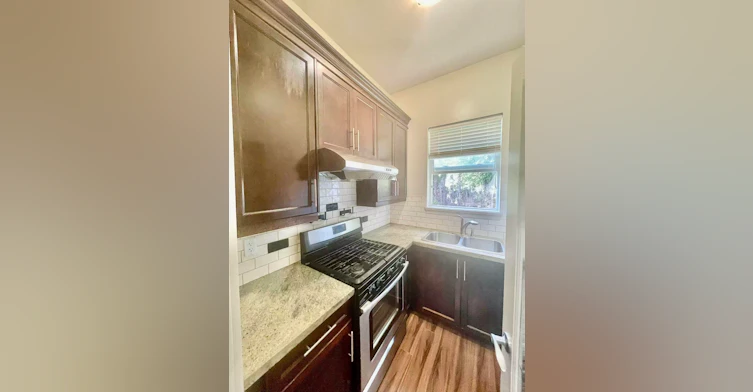 1000 Marguerite Street, Coquitlam, BC, V3E 0E1 - 3