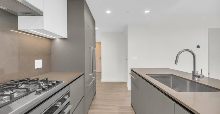 3605-2135 Springer Avenue, Burnaby, BC, V5B 0C1 - 4