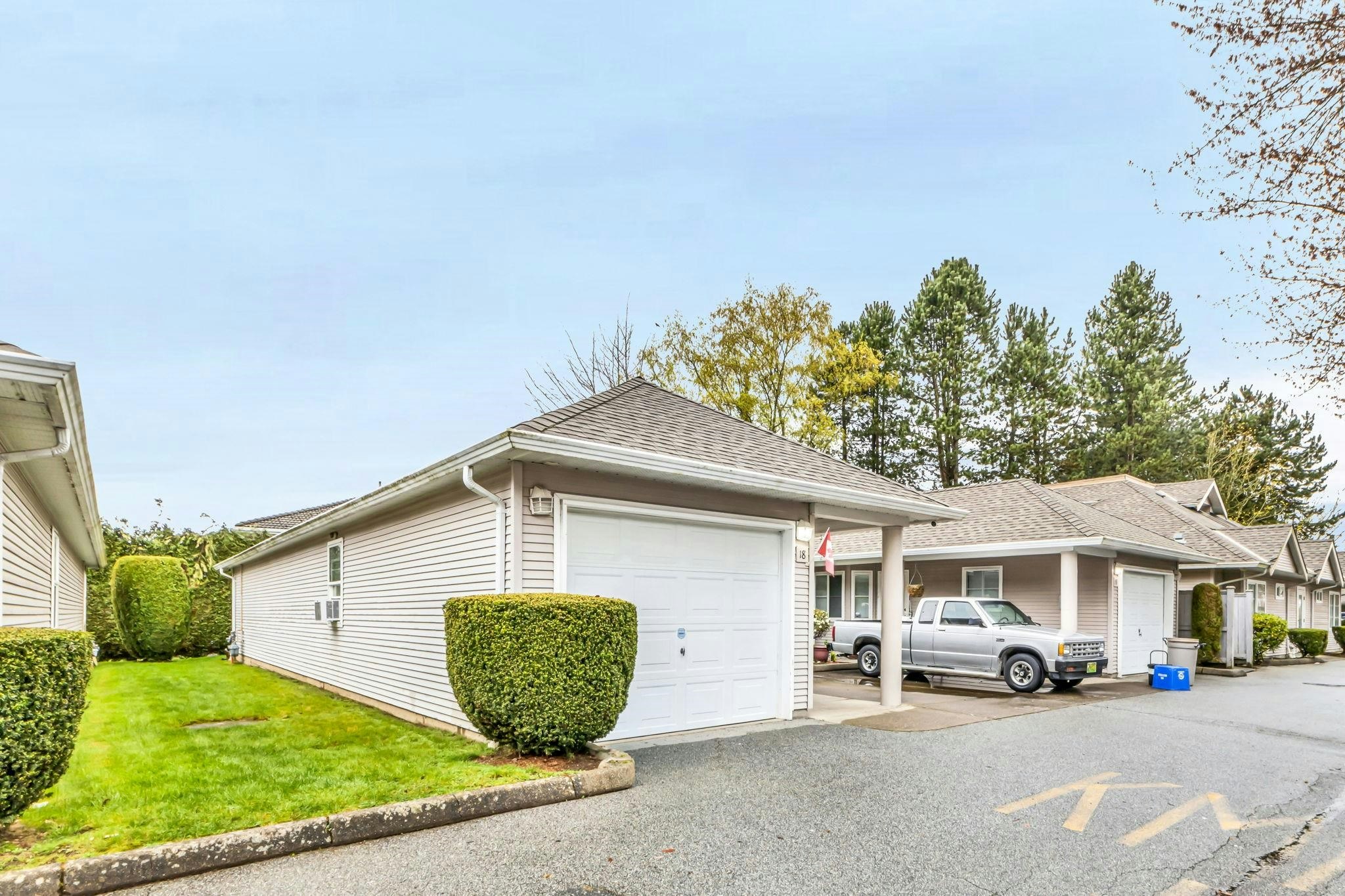 18-7127 124 Street Avenue - 2
