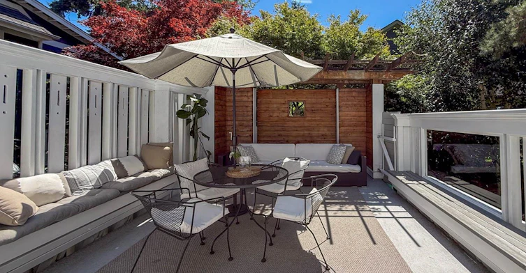 WITHHELD Withheld, Vancouver, BC, V6K 1J8 - 22