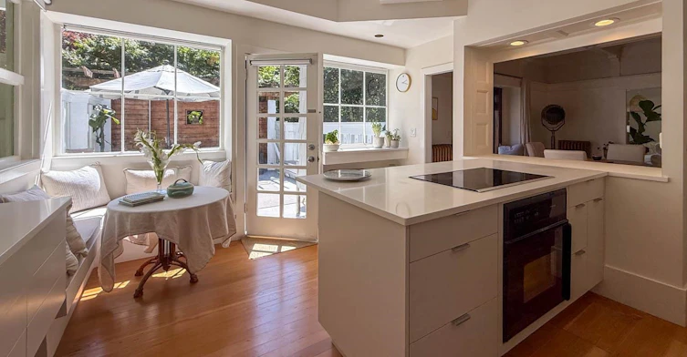 WITHHELD Withheld, Vancouver, BC, V6K 1J8 - 19
