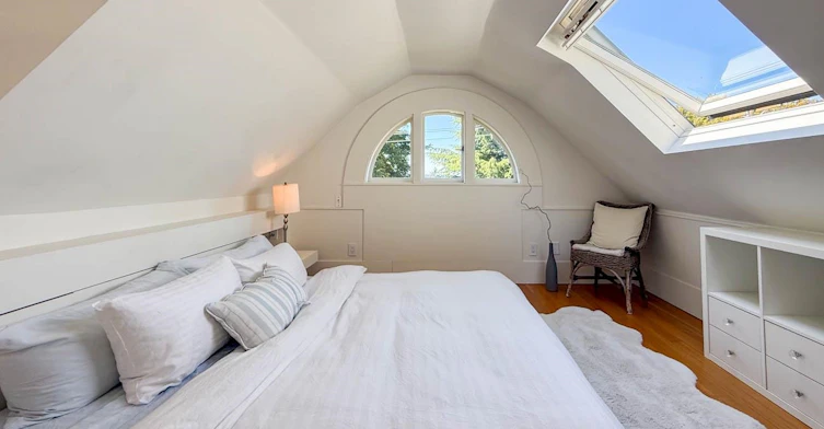 WITHHELD Withheld, Vancouver, BC, V6K 1J8 - 30