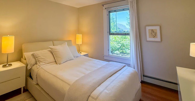 WITHHELD Withheld, Vancouver, BC, V6K 1J8 - 27