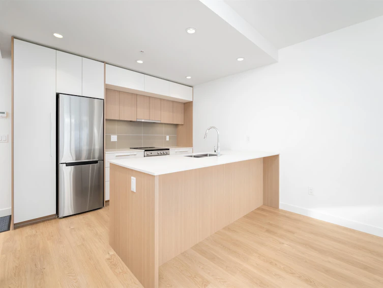 214-9888 University Crescent, Burnaby, BC, V5A 0G4 - 5