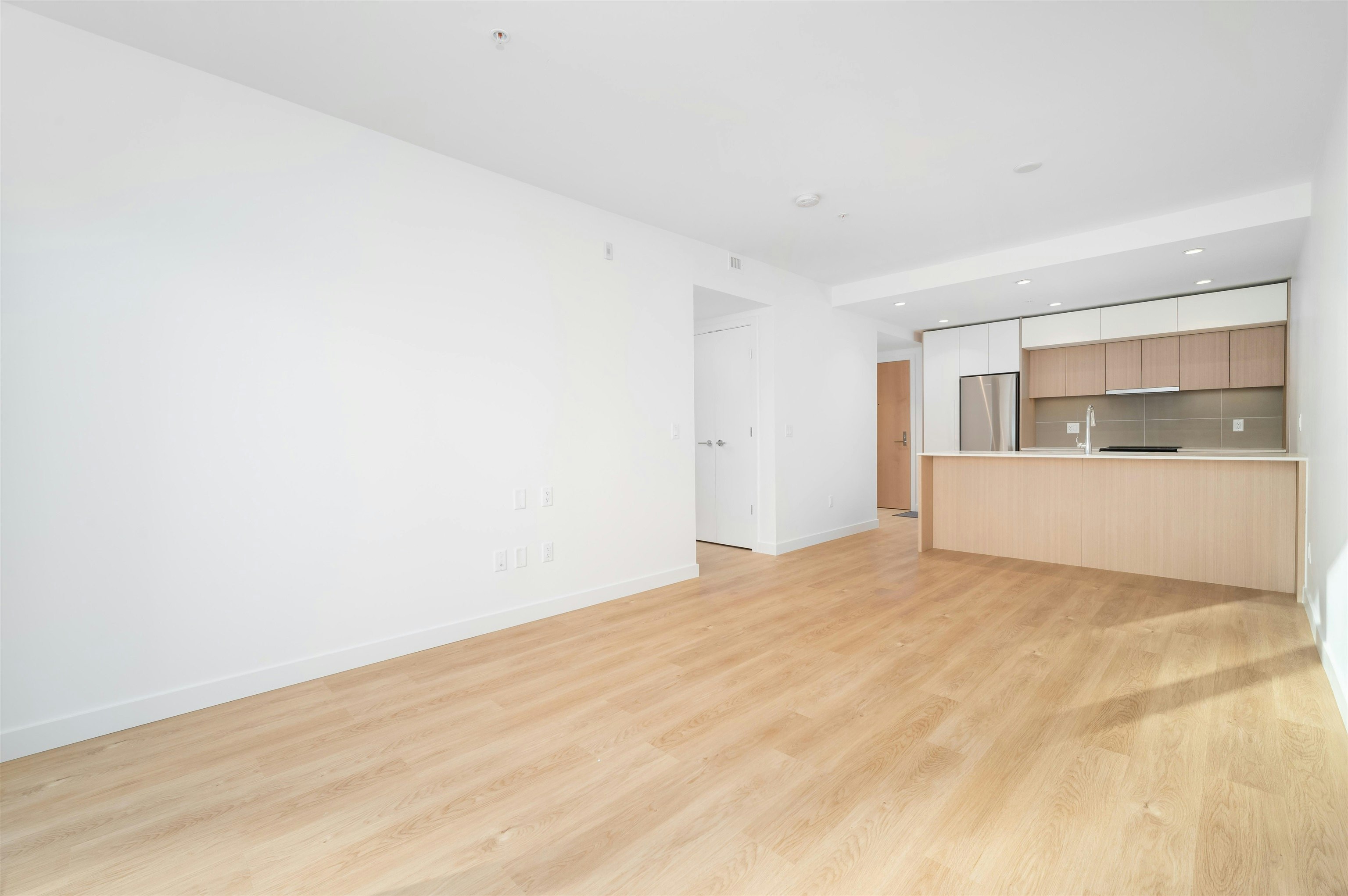 214-9888 University Crescent, Burnaby, BC, V5A 0G4 - 8