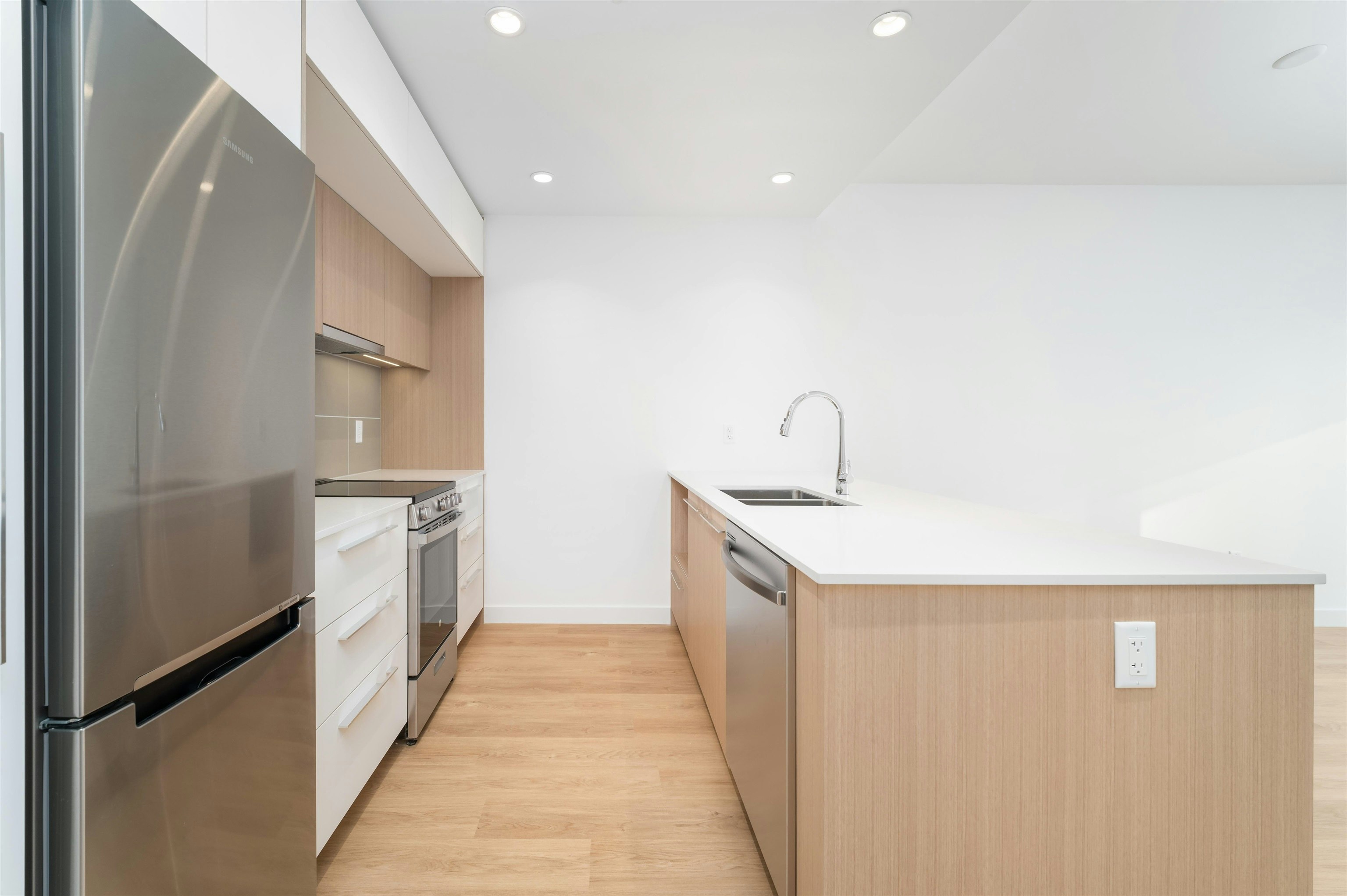 214-9888 University Crescent - 4