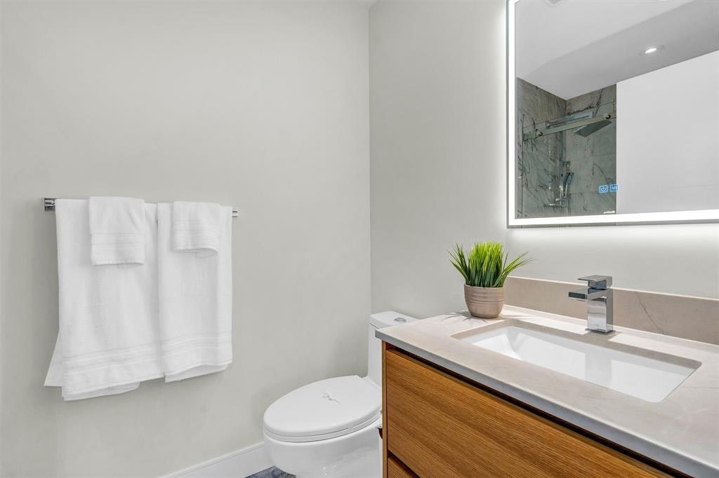 4470 Capilano Road, North Vancouver, BC, V7R 4J9 - 24