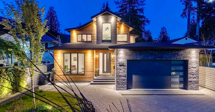 4470 Capilano Road, North Vancouver, BC, V7R 4J9