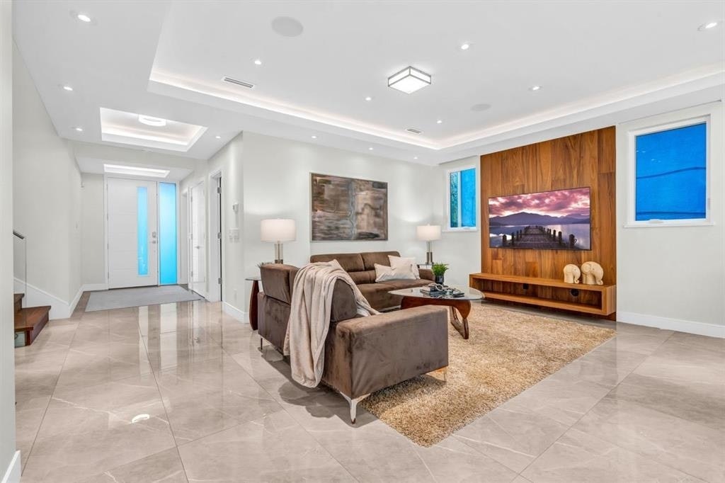 4470 Capilano Road, North Vancouver, BC, V7R 4J9 - 9