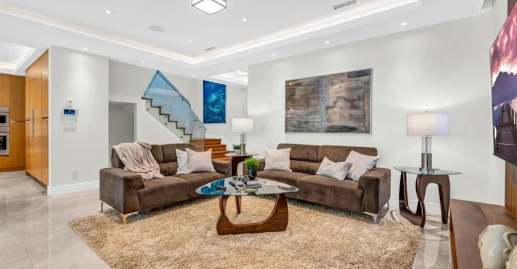 4470 Capilano Road, North Vancouver, BC, V7R 4J9 - 5