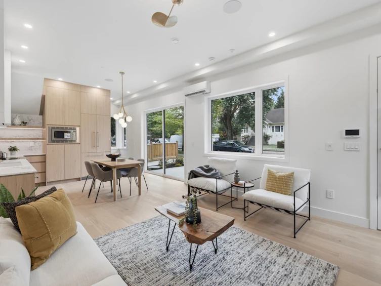 1-2511 Kitchener Street, Vancouver, BC, V5K 3C7 - 4