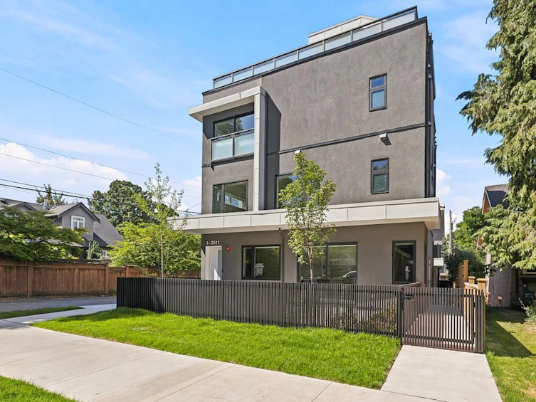 1-2511 Kitchener Street, Vancouver, BC, V5K 3C7