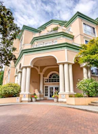 218 2985 Princess Crescent