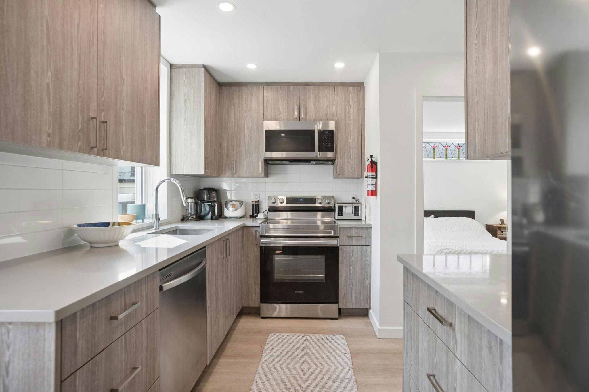 2890 W 8th Avenue, Vancouver, BC, V6K 2B9 - 21
