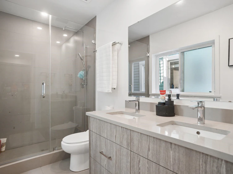 2890 W 8th Avenue, Vancouver, BC, V6K 2B9 - 24