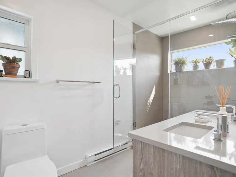 2890 W 8th Avenue, Vancouver, BC, V6K 2B9 - 9