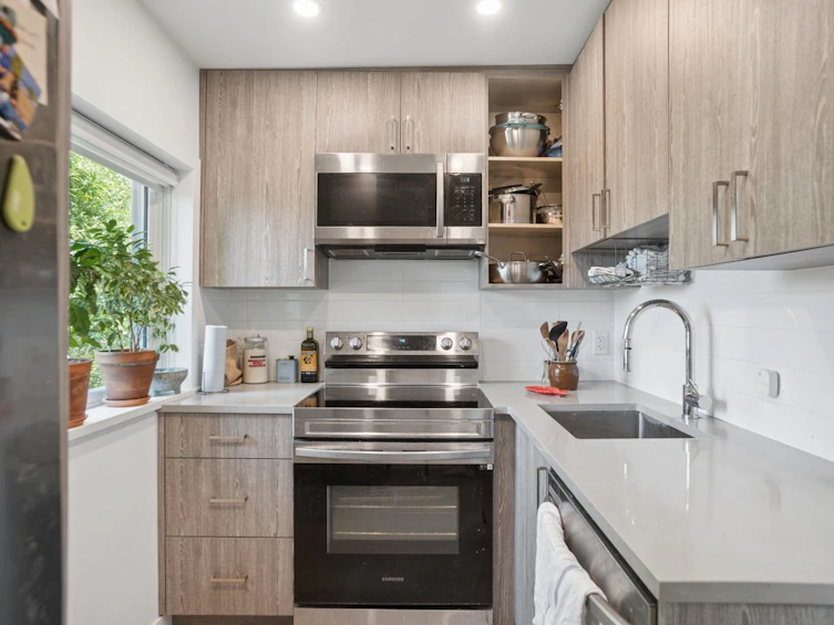 2890 W 8th Avenue, Vancouver, BC, V6K 2B9 - 7
