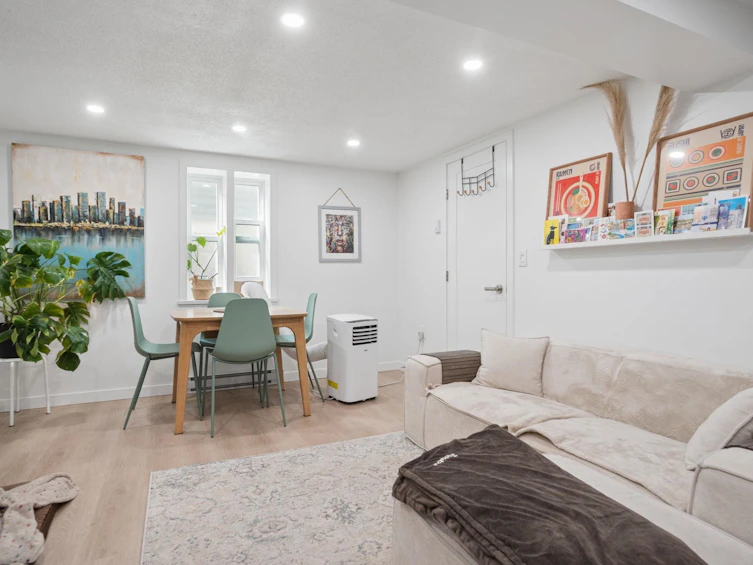 2890 W 8th Avenue, Vancouver, BC, V6K 2B9 - 13