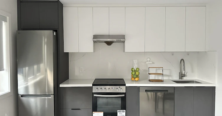 38xx W 36th Avenue, Vancouver, BC, V6N 2S6