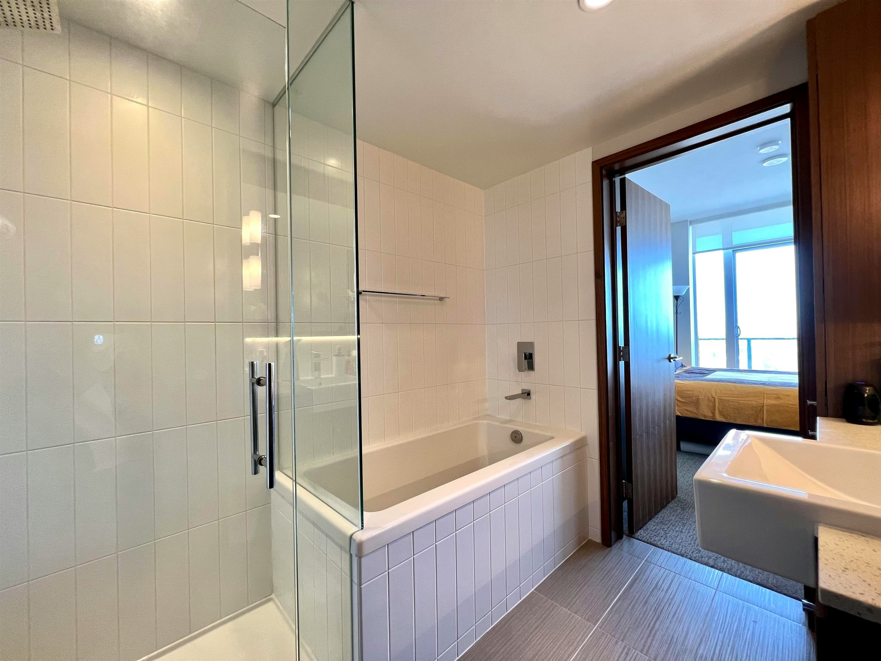 3205-13495 Central Avenue, Surrey, BC, V3T 0K2 - 13