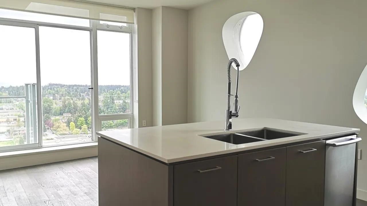 3205-13495 Central Avenue, Surrey, BC, V3T 0K2 - 6